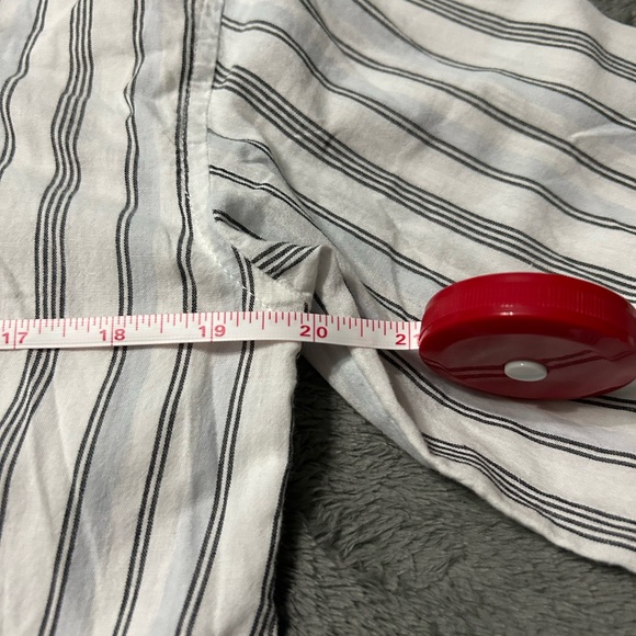 Elizabeth & James Wide Cuff Striped Button Down White Gray Striped Shirt Large - Picture 12 of 15